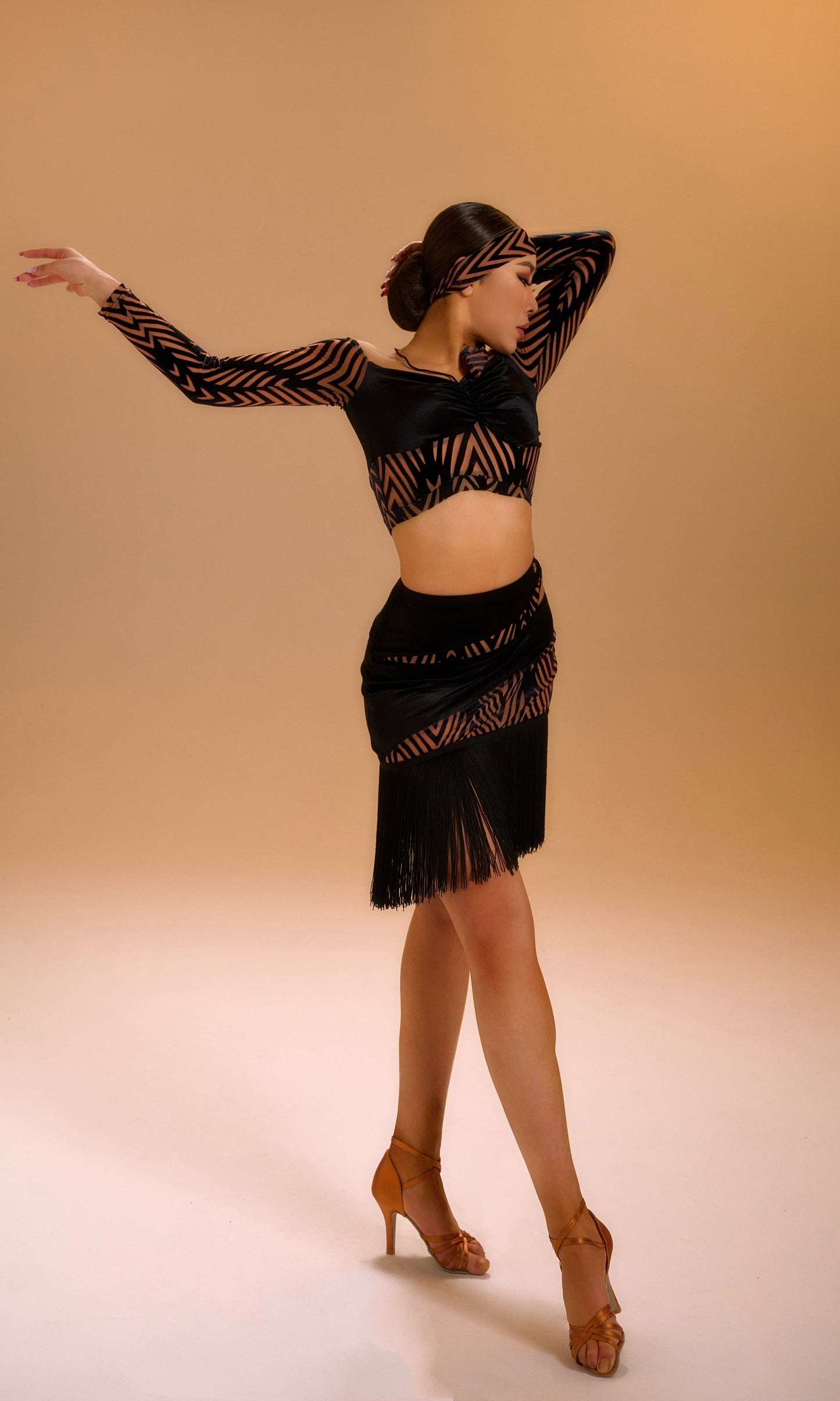 Velvet Jacquard Hip Tassel Skirt