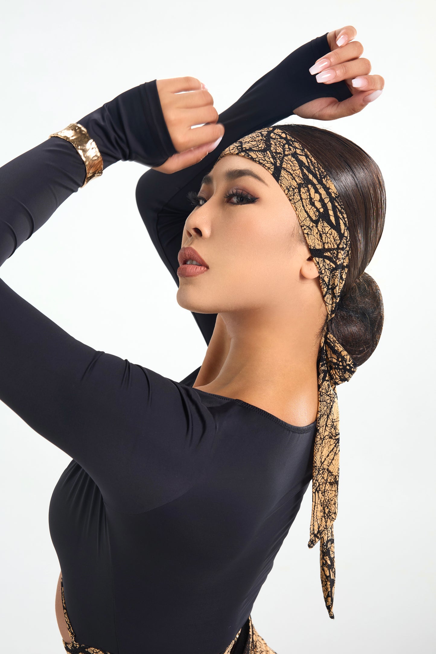 Amber Vine Design Long-Sleeved Top
