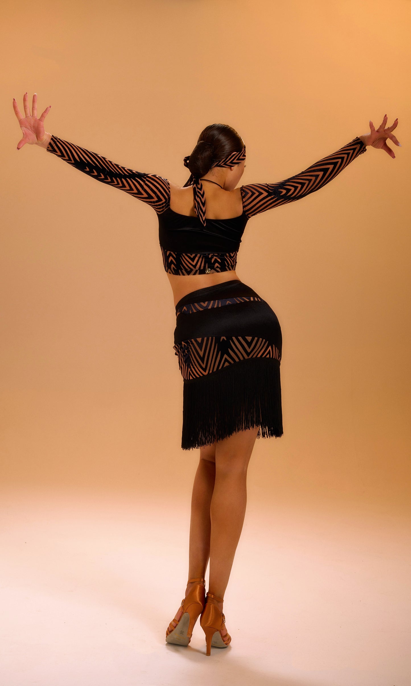 Velvet Jacquard Hip Tassel Skirt